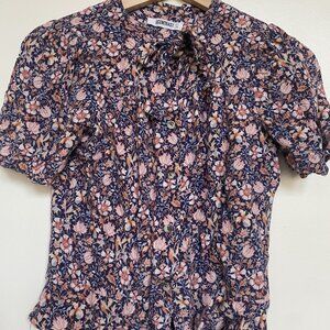 Self Contrast Floral Button-Up Blouse